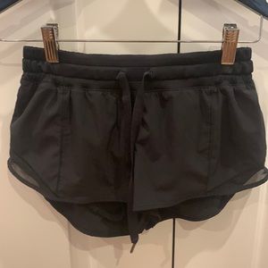 Lululemon 2.5in black running shorts